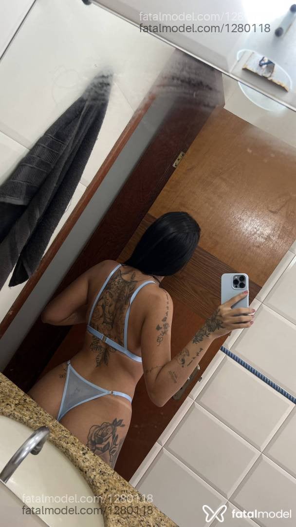 Acompanhante mulher morena (o) de olhos pretos - Elisa