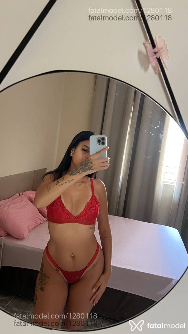 Acompanhante mulher morena (o) de olhos pretos - Elisa