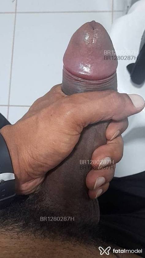 Acompanhante homem sem cabelo de olhos castanhos em São Carlos - Gutto Linhares