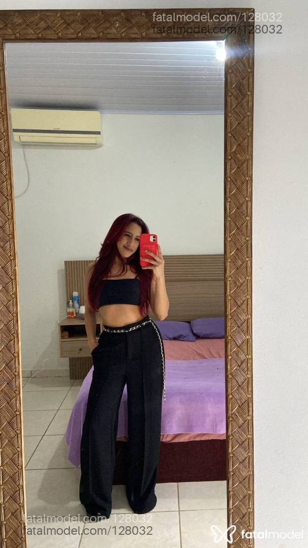 Acompanhante mulher ruiva (o) de olhos castanhos - Yasmin campus