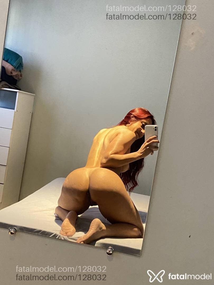 Acompanhante mulher ruiva (o) de olhos castanhos - Yasmin campus