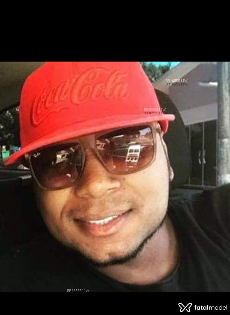 Acompanhante homem sem cabelo de olhos pretos em Florianópolis - Negrors