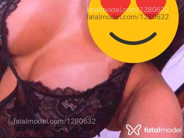 Acompanhante mulher com cabelo castanho de olhos castanhos em São Paulo Acompanhante mulher com cabelo castanho de olhos castanhos em São Paulo - Fernanda Brito