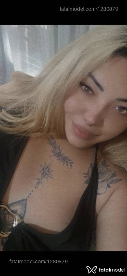 Acompanhante mulher trans loira (o) de olhos mel - Rubysafadinha