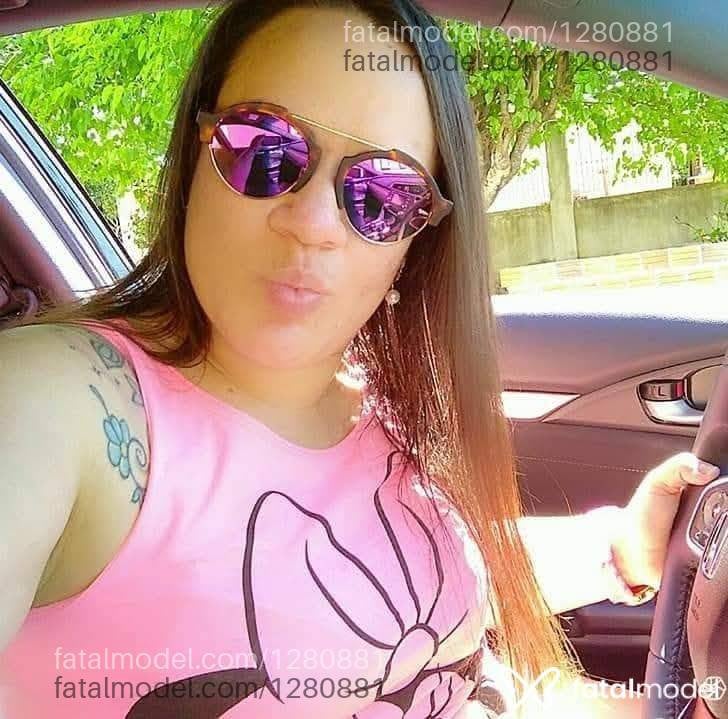 Acompanhante mulher com cabelo castanho de olhos azuis - Samara Sampaio
