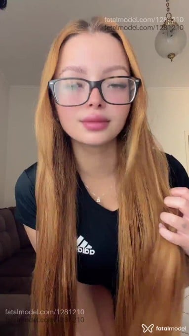 Acompanhante mulher ruiva (o) de olhos verdes - Anna