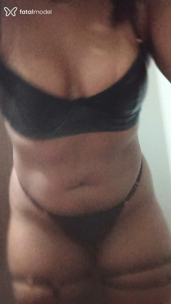 Acompanhante mulher morena (o) de olhos castanhos - Mel