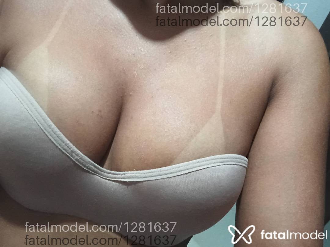 Acompanhante mulher morena (o) de olhos castanhos - Mel