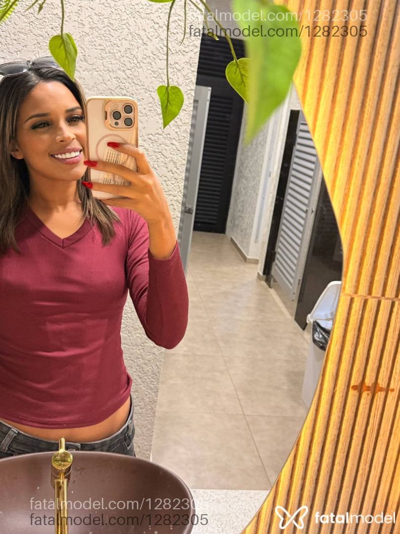 Acompanhante mulher loira (o) de olhos castanhos em São Miguel do Oeste - Aline