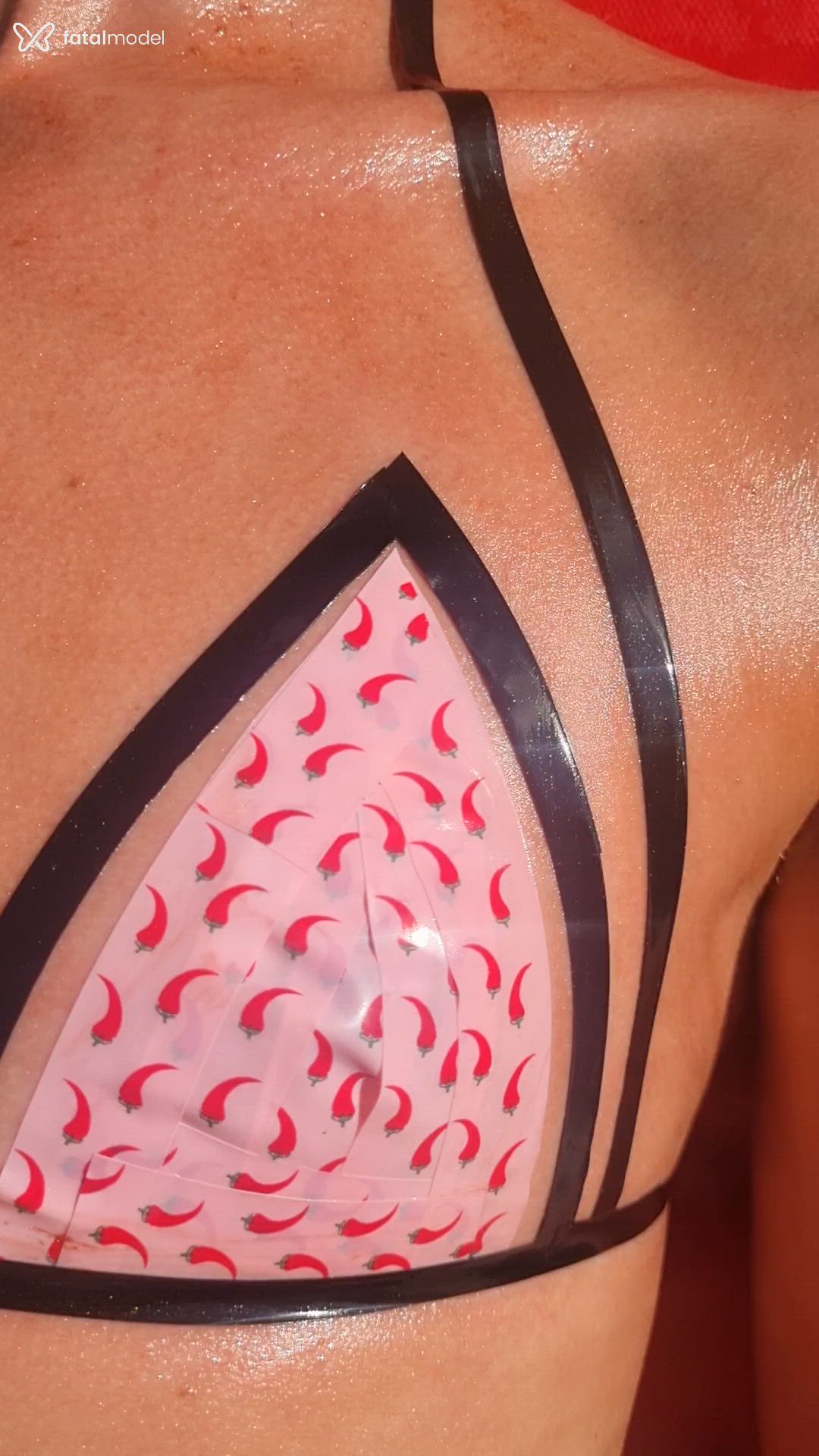 Acompanhante mulher trans morena (o) de olhos pretos - Bella