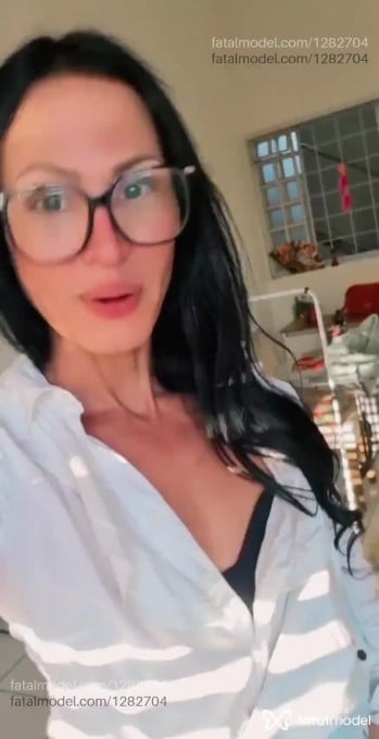 Acompanhante mulher trans morena (o) de olhos pretos em Limeira Acompanhante mulher trans morena (o) de olhos pretos em Limeira - Bella