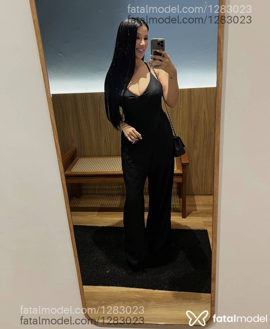 Acompanhante mulher morena (o) de olhos castanhos - Nicole