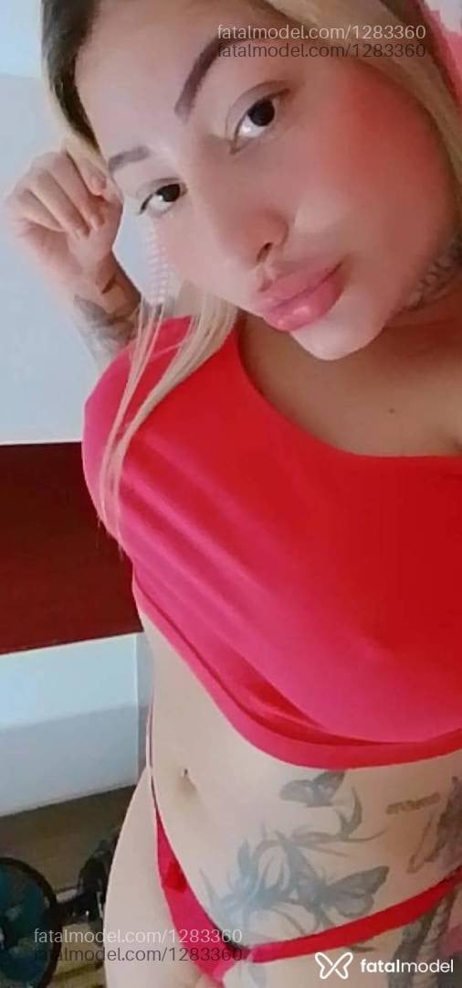 Acompanhante mulher loira (o) de olhos castanhos - Lorena Nakamura