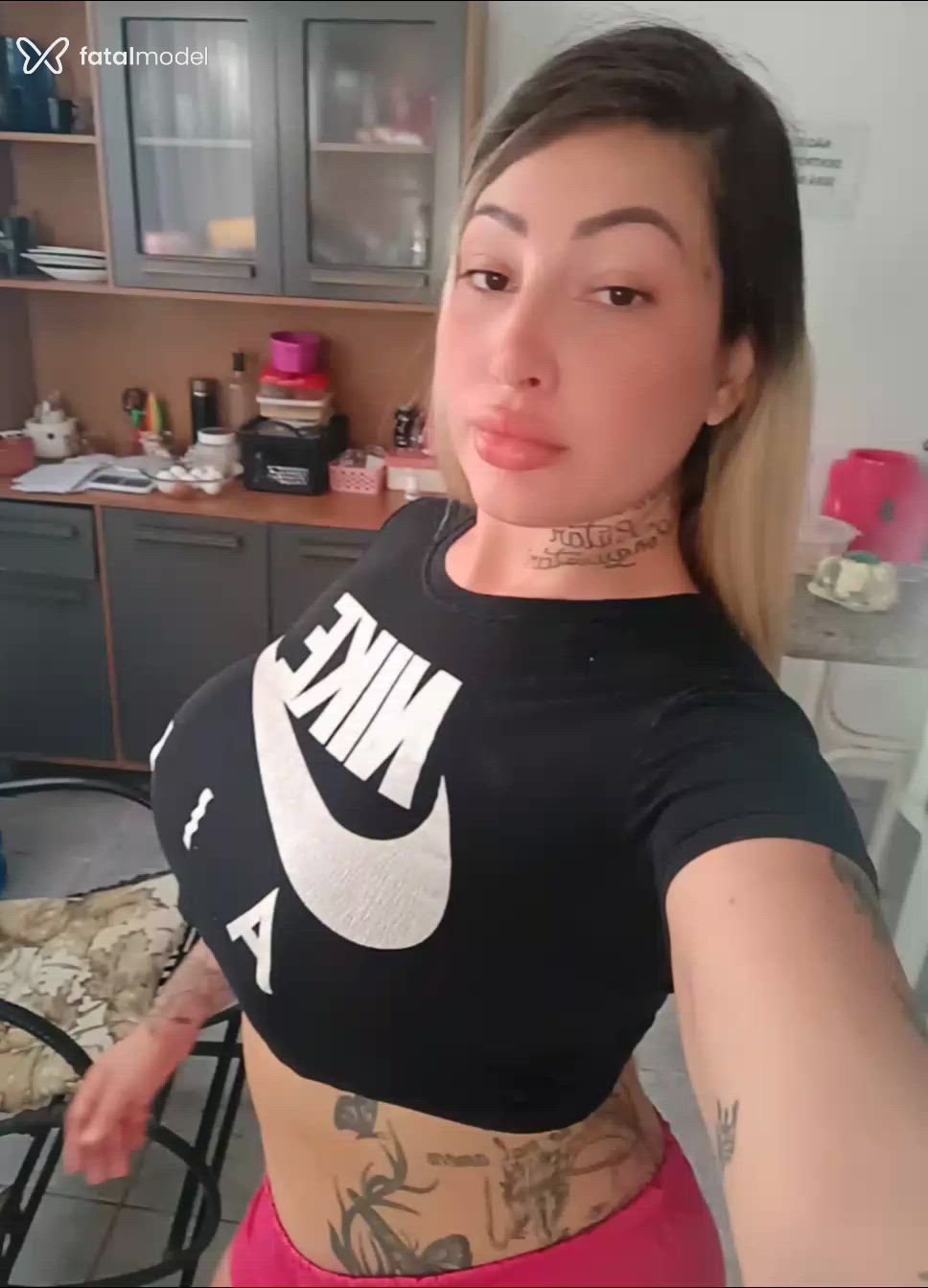 Acompanhante mulher loira (o) de olhos castanhos - Lorena Nakamura Acompanhante mulher loira (o) de olhos castanhos - Lorena Nakamura