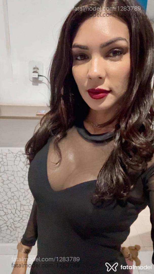 Acompanhante mulher com cabelo castanho de olhos castanhos - Mara