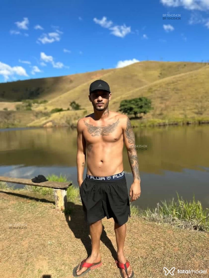 Acompanhante homem morena (o) de olhos mel em Rio de Janeiro - Matheusinho