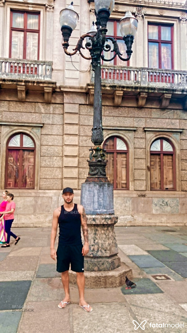 Acompanhante homem morena (o) de olhos mel em Rio de Janeiro - Matheusinho