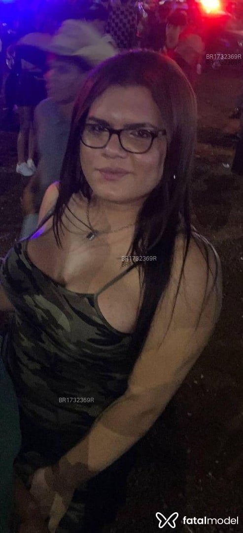 Acompanhante mulher trans com cabelo castanho de olhos castanhos em Goiânia Acompanhante mulher trans com cabelo castanho de olhos castanhos em Goiânia - Anne Bo