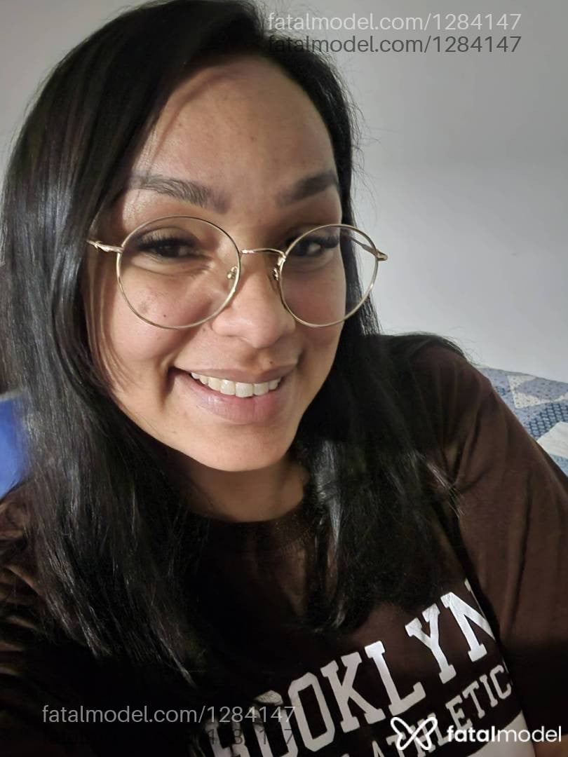 Acompanhante mulher com cabelo castanho de olhos castanhos - Marina Martínez Acompanhante mulher com cabelo castanho de olhos castanhos - Marina Martínez