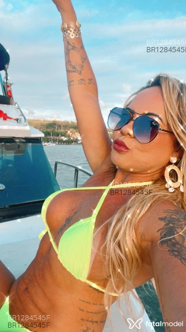 Acompanhante mulher loira (o) de olhos castanhos em Salvador - Paulina Ferraz