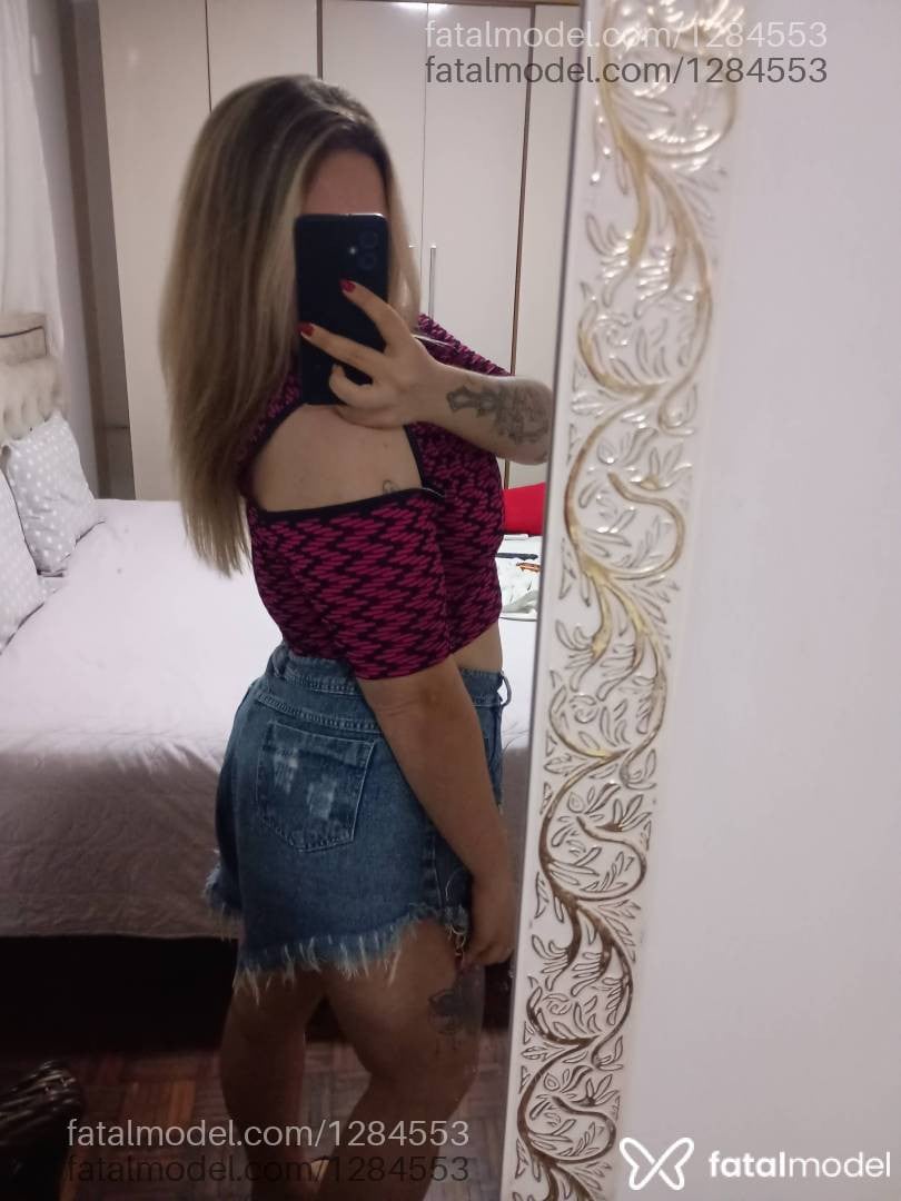 Acompanhante mulher loira (o) de olhos mel - Gabriela