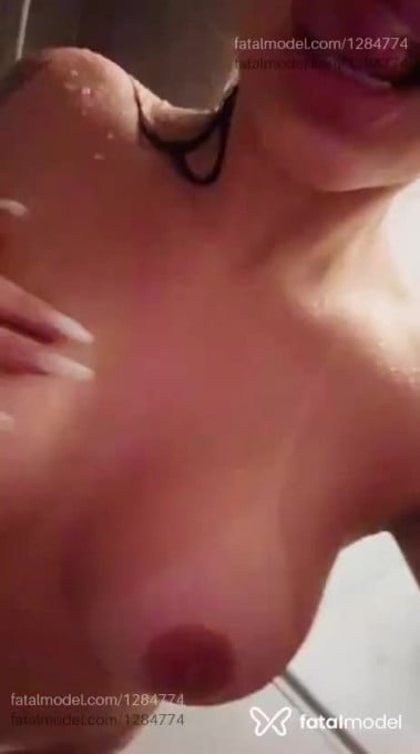 Acompanhante mulher morena (o) de olhos castanhos em Caçador - Victoria Muniz