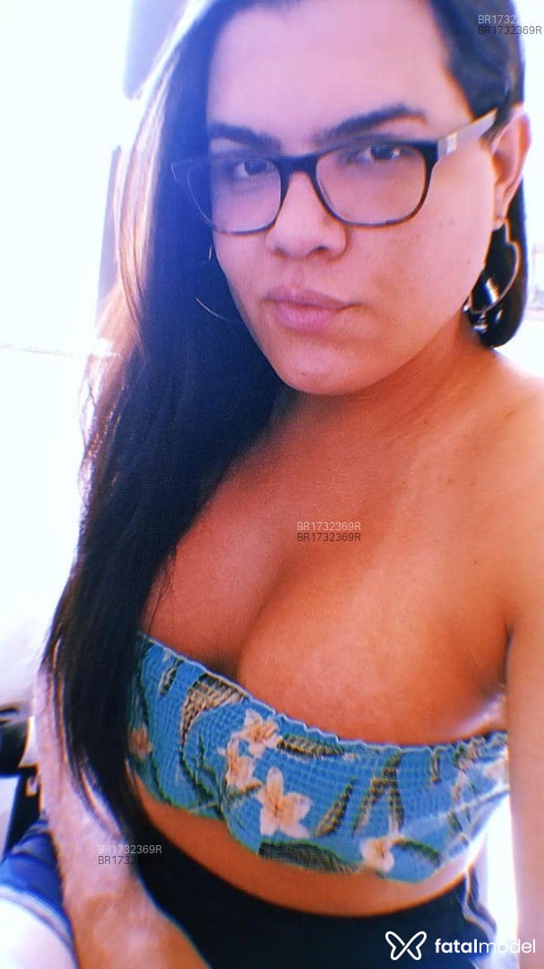 Acompanhante mulher trans com cabelo castanho de olhos castanhos em Goiânia Acompanhante mulher trans com cabelo castanho de olhos castanhos em Goiânia - Anne Bo