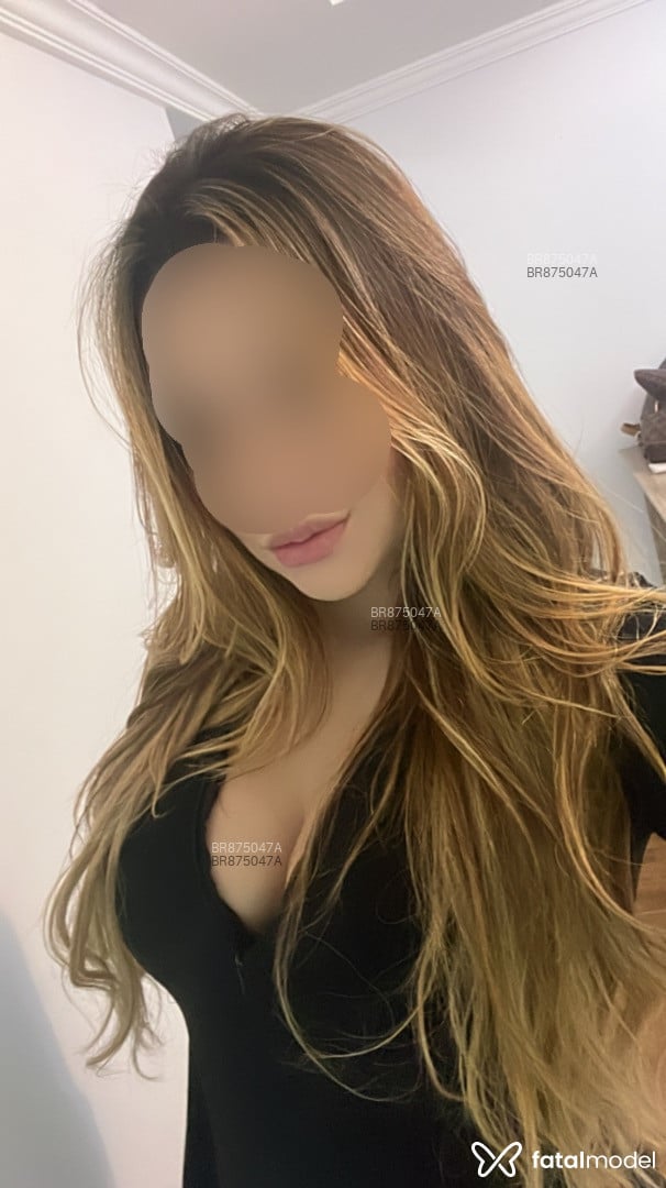 Acompanhante mulher com cabelo castanho de olhos castanhos em Maringá - Manuela