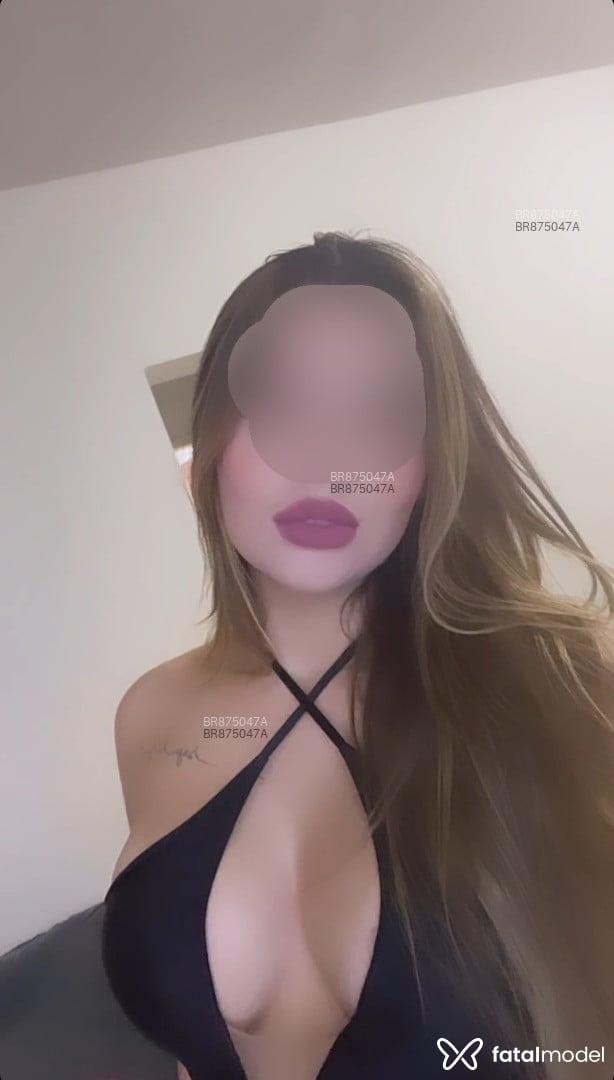 Acompanhante mulher com cabelo castanho de olhos castanhos em Maringá - Manuela