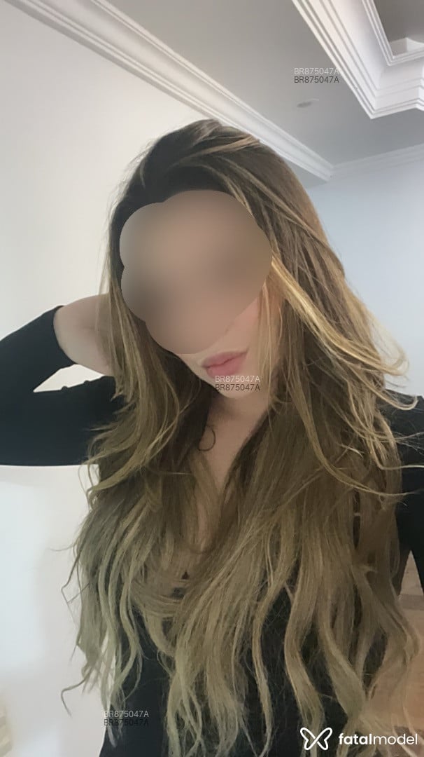 Acompanhante mulher com cabelo castanho de olhos castanhos em Maringá - Manuela