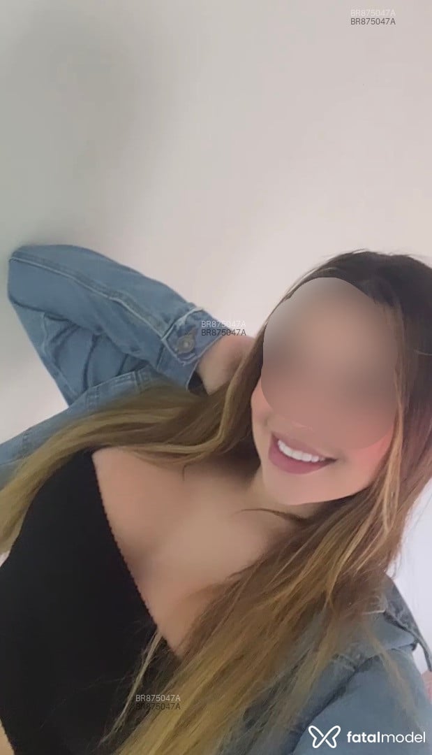 Acompanhante mulher com cabelo castanho de olhos castanhos em Maringá - Manuela