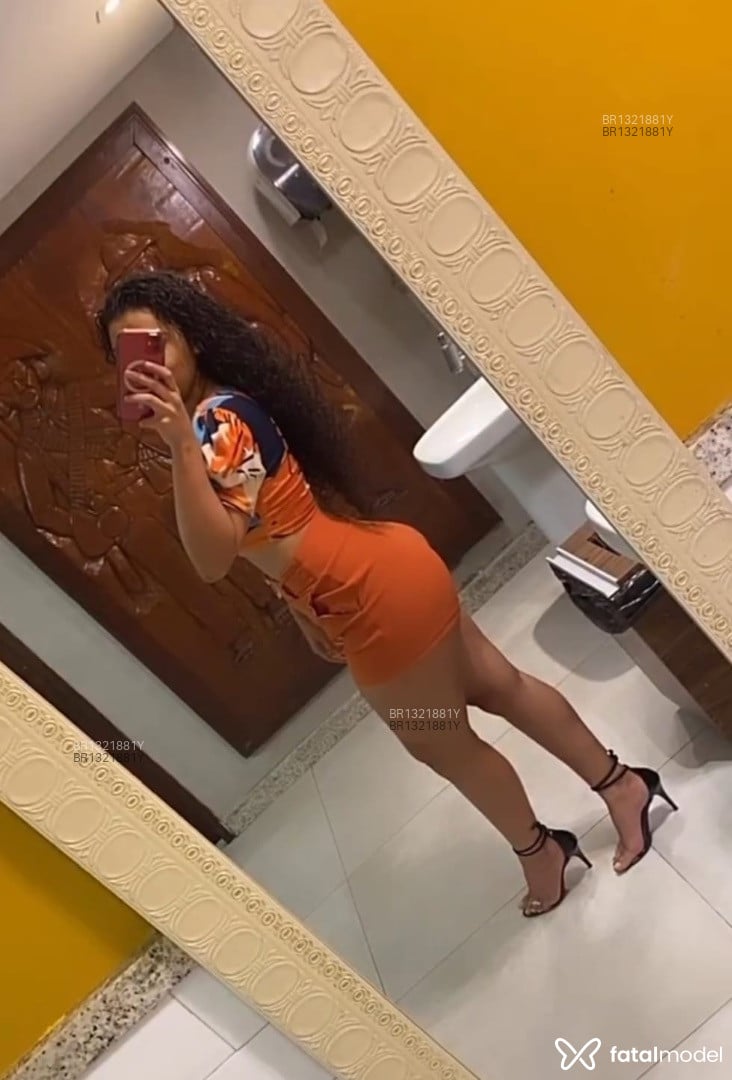 Acompanhante mulher morena (o) de olhos castanhos em Bauru Acompanhante mulher morena (o) de olhos castanhos em Bauru - Emily