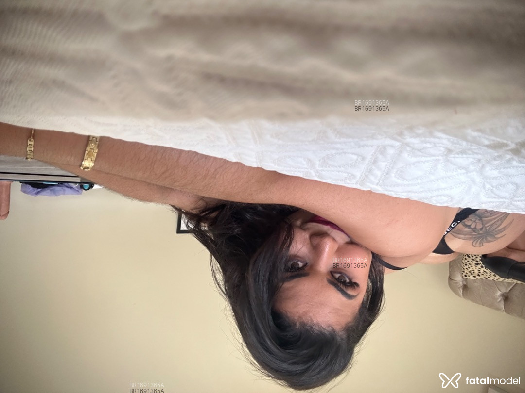 Acompanhante mulher com cabelo castanho de olhos castanhos em Praia Grande - Isaurene Gutierres