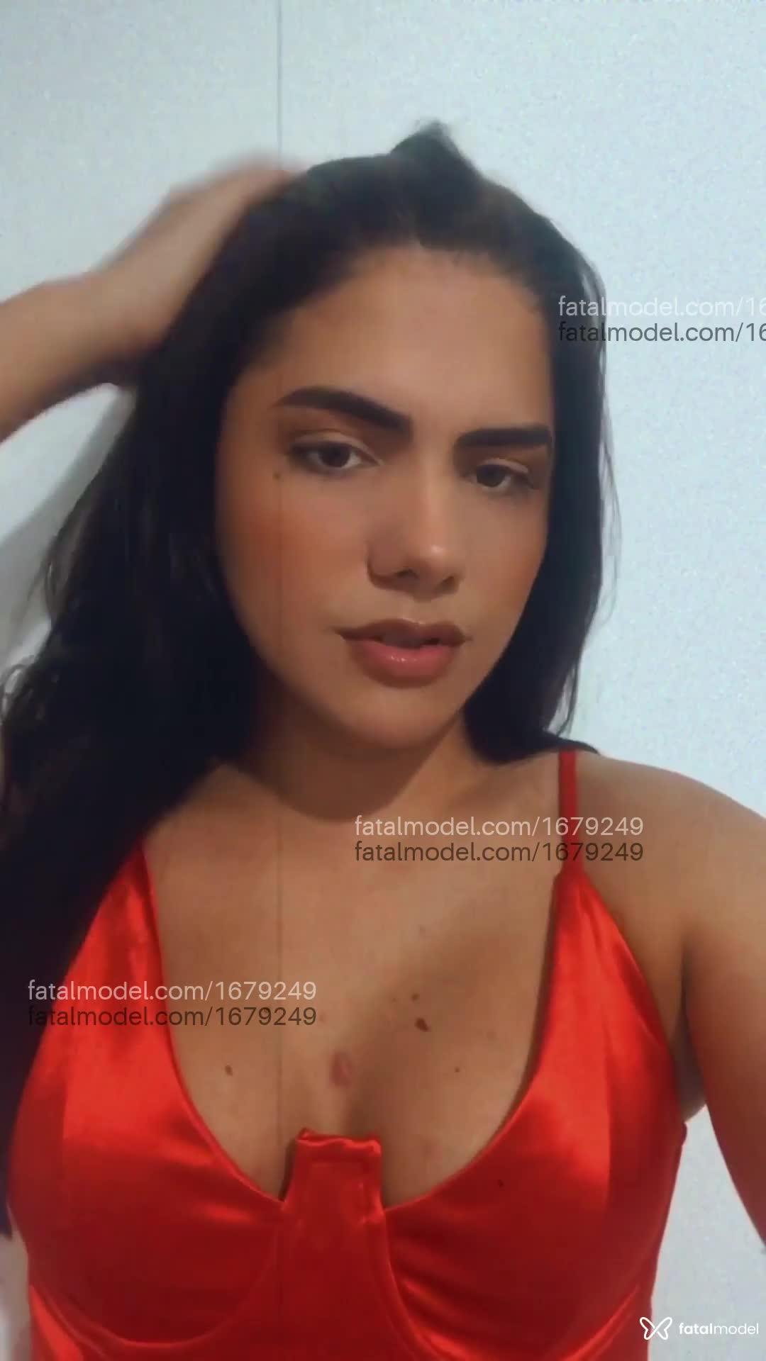 Acompanhante mulher trans com cabelo castanho de olhos castanhos em Virtual Acompanhante mulher trans com cabelo castanho de olhos castanhos em Virtual - Luna Lis
