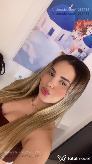 Acompanhante mulher loira (o) de olhos castanhos - Aylla Antonelli Acompanhante mulher loira (o) de olhos castanhos - Aylla Antonelli