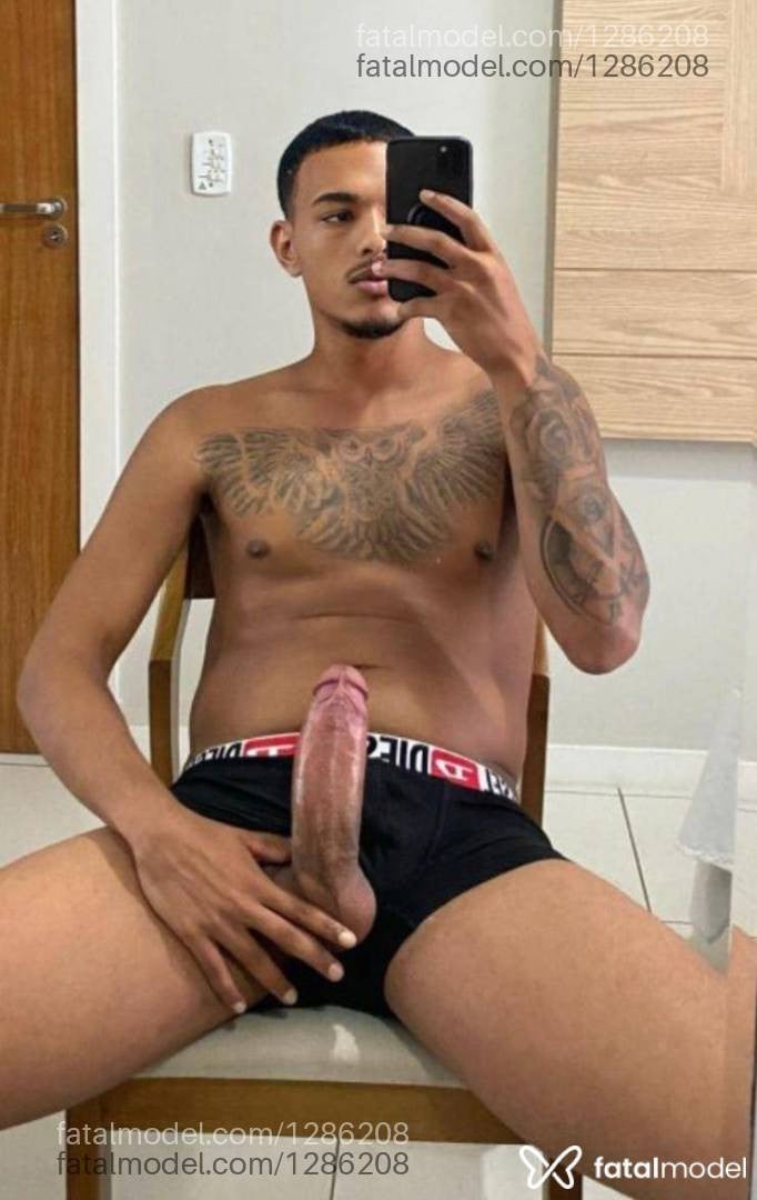 Acompanhante homem morena (o) de olhos pretos - Yuri castro Acompanhante homem morena (o) de olhos pretos - Yuri castro