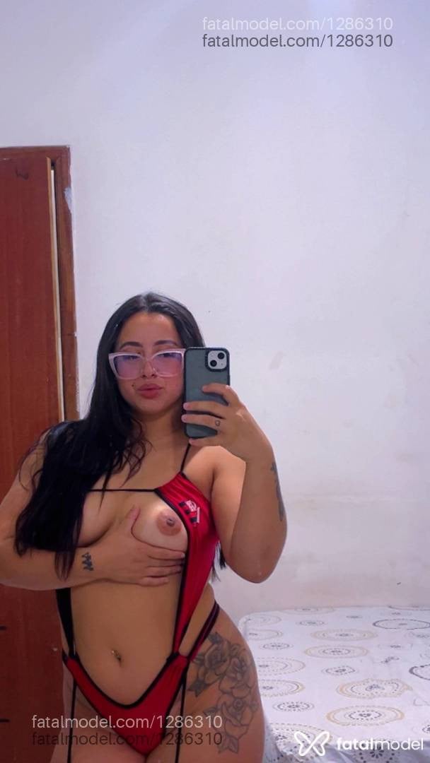 Acompanhante mulher morena (o) de olhos castanhos - Mirella