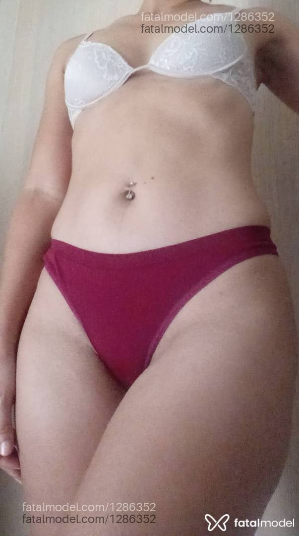 Acompanhante mulher com cabelo castanho de olhos castanhos - Alves