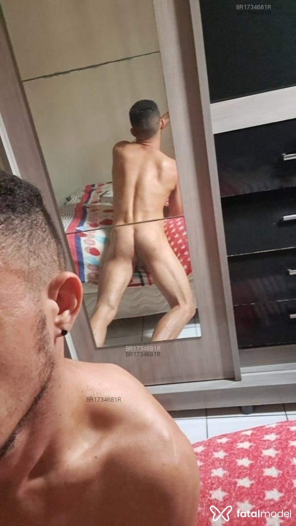 Acompanhante homem com cabelo castanho de olhos castanhos em João Pessoa Acompanhante homem com cabelo castanho de olhos castanhos em João Pessoa - Henrique