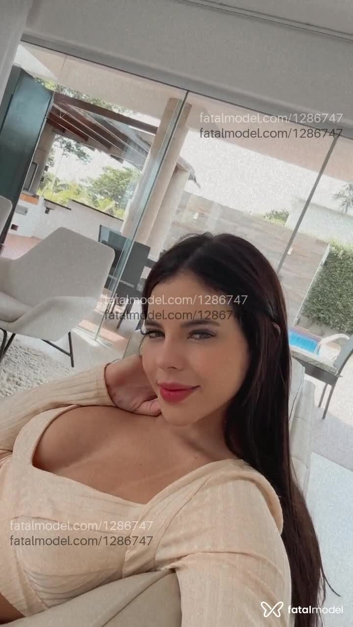 Acompanhante mulher com cabelo castanho de olhos castanhos - Gabi Acompanhante mulher com cabelo castanho de olhos castanhos - Gabi