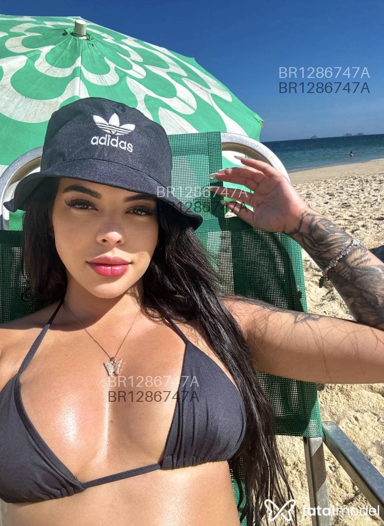 Acompanhante mulher com cabelo castanho de olhos castanhos - Gabi Acompanhante mulher com cabelo castanho de olhos castanhos - Gabi