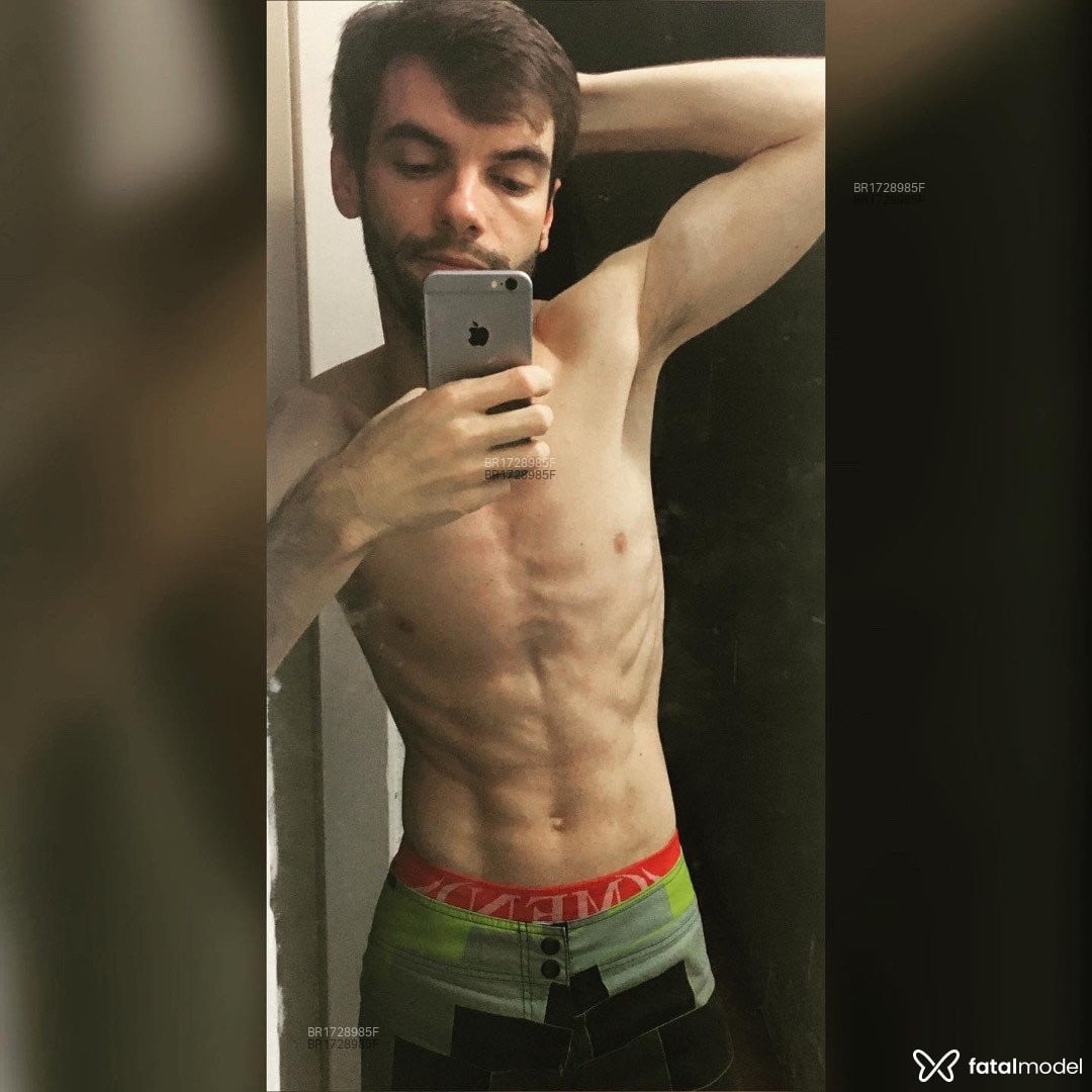 Acompanhante homem loira (o) de olhos castanhos em Florianópolis - Leon Souza