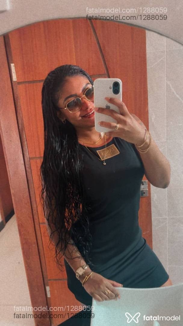 Acompanhante mulher morena (o) de olhos pretos - Natália Fernandes