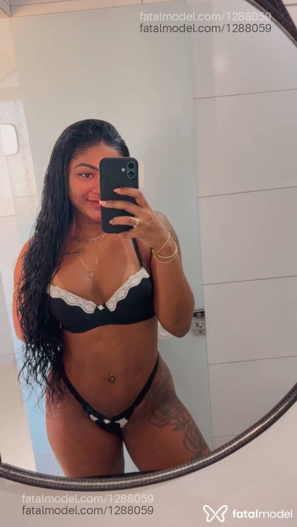 Acompanhante mulher morena (o) de olhos pretos - Natália Fernandes