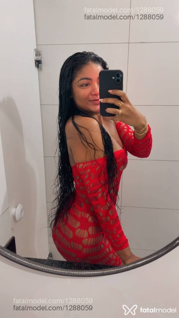 Acompanhante mulher morena (o) de olhos pretos - Natália Fernandes