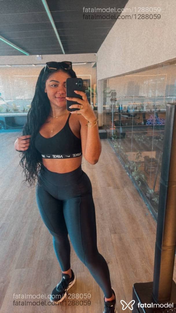 Acompanhante mulher morena (o) de olhos pretos - Natália Fernandes