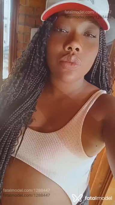 Acompanhante mulher morena (o) de olhos castanhos em Porto Alegre - Raffaela