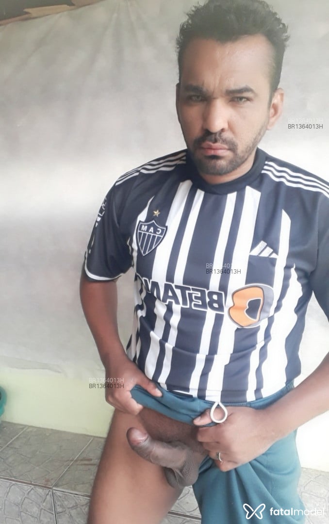 Acompanhante homem com cabelo castanho de olhos verdes em Belo Horizonte - DONY ABRAVANEL