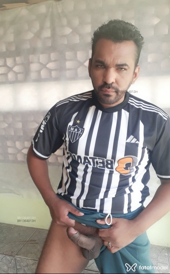 Acompanhante homem com cabelo castanho de olhos verdes em Belo Horizonte - DONY ABRAVANEL