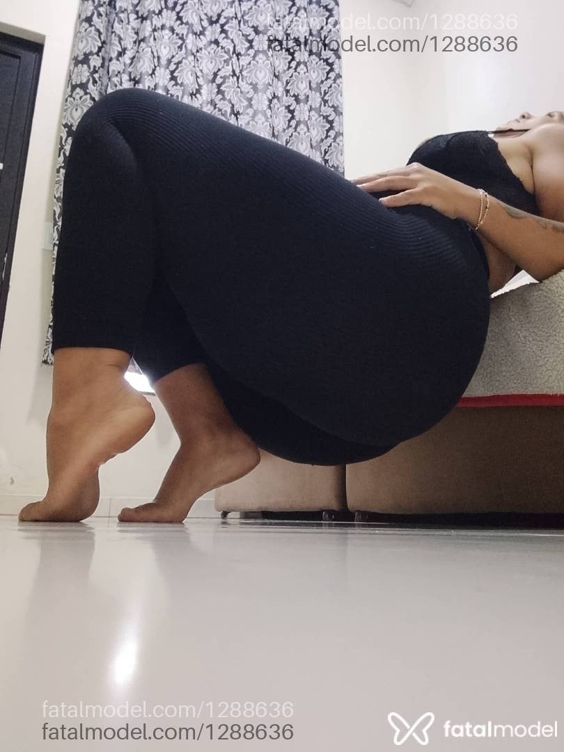 Acompanhante mulher morena (o) de olhos pretos - Anne